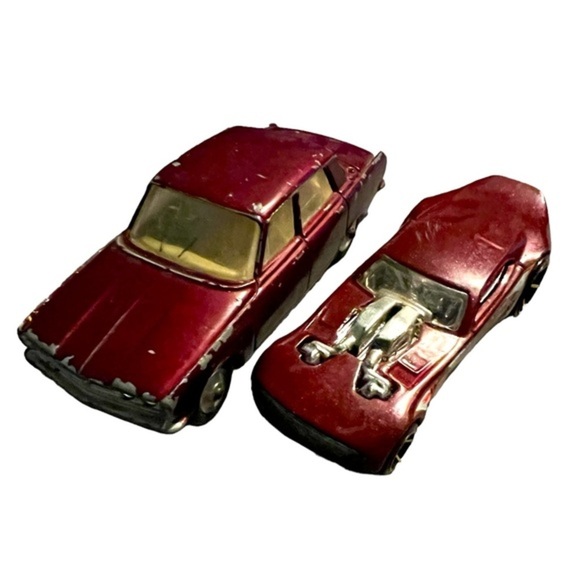Set of 2 Vintage cars - Picture 1 of 5